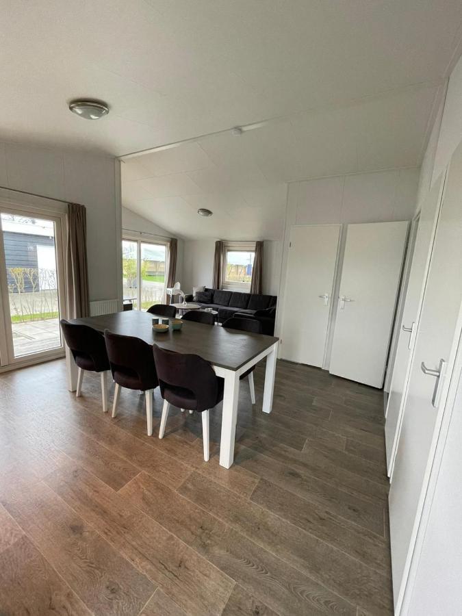 Chalet Op Gezellige Familiecamping Bij Zee 坎珀兰 外观 照片