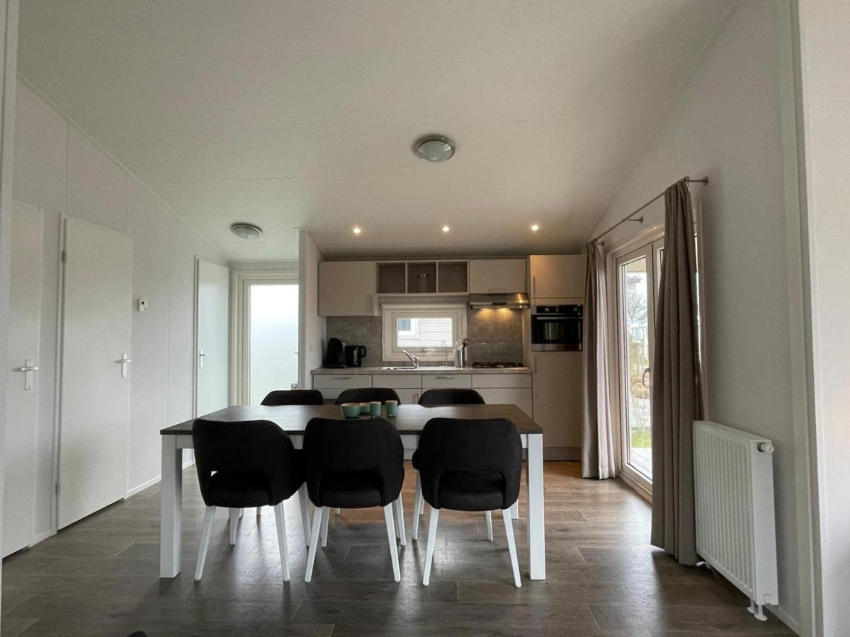 Chalet Op Gezellige Familiecamping Bij Zee 坎珀兰 外观 照片