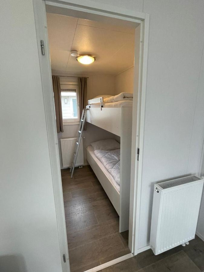 Chalet Op Gezellige Familiecamping Bij Zee 坎珀兰 外观 照片